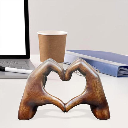 Heart Shaped Resin Statue Decorative Ornament for Living Room Desktop Home Decor