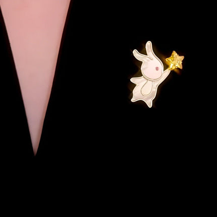 Fashion Unique Shell Rabbit Brooch for Women Versatile Star Accessory Jewelry