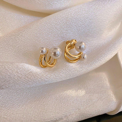 Vintage Pearl Earrings Studs Elegant Jewelry for Women Classic Fashion Accessory