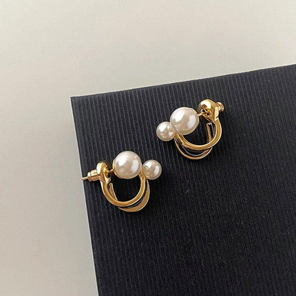 Vintage Pearl Earrings Studs Elegant Jewelry for Women Classic Fashion Accessory