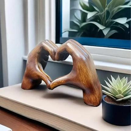 Heart Shaped Resin Statue Decorative Ornament for Living Room Desktop Home Decor