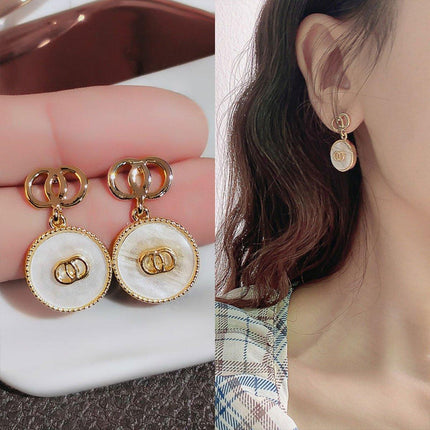 French Retro Vintage Pearl Earrings Hollow Circle High-end Needle Design