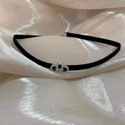 Elegant Black Necklace Simple and Stylish Temperament Jewelry for Women and Girl