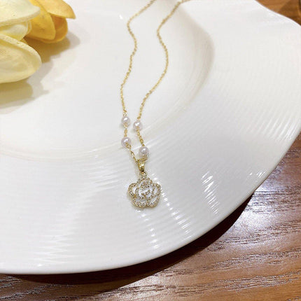 Golden Flower Pearl Necklace Elegant Jewelry for Women Fashion Gift Accessory