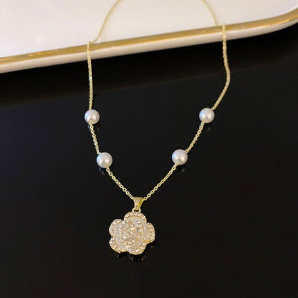 Golden Flower Pearl Necklace Elegant Jewelry for Women Fashion Gift Accessory