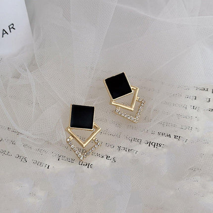 Elegant Geometric Diamond Earrings for Ladies Chic Fashion Jewelry Accessory