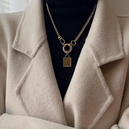 Vintage Gold Necklace Elegant Jewelry Women Classic Beauty Statement Piece