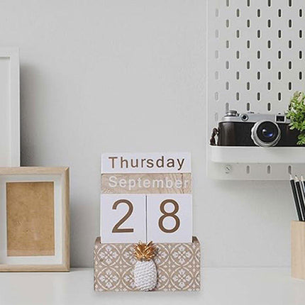 Rustic Wooden Perpetual Desk Calendar DIY Block Calendar Office Desktop Decor