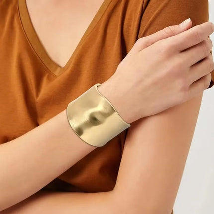 Wide Edge Exaggerated Bangle Fashion Bracelet Vintage Style Premium Jewellery