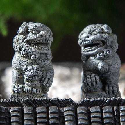 1Pair Elegant Resin Lion Statues Creative Home Decor Coffee Table Ornament Small