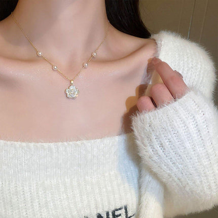 Golden Flower Pearl Necklace Elegant Jewelry for Women Fashion Gift Accessory