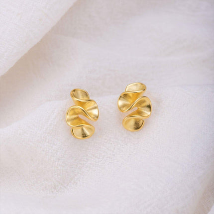Small Premium Touch Earrings Stud Simple Elegant Design Fashion Jewelry