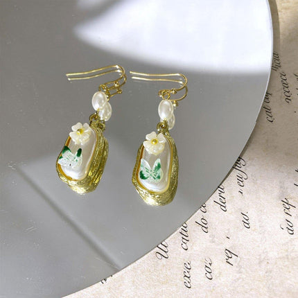 French Vintage Butterfly Flower Baroque Pearl Earrings Elegant High-end Design