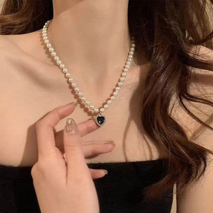 Black Heart Pearl Vintage Necklace Elegant Jewelry for Women Fashion Gift