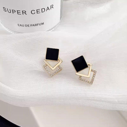 Elegant Geometric Diamond Earrings for Ladies Chic Fashion Jewelry Accessory