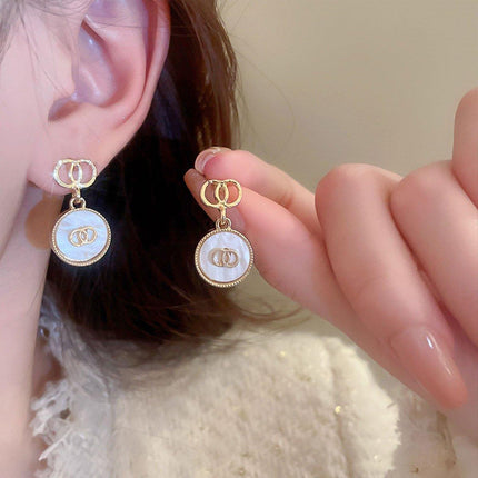 French Retro Vintage Pearl Earrings Hollow Circle High-end Needle Design