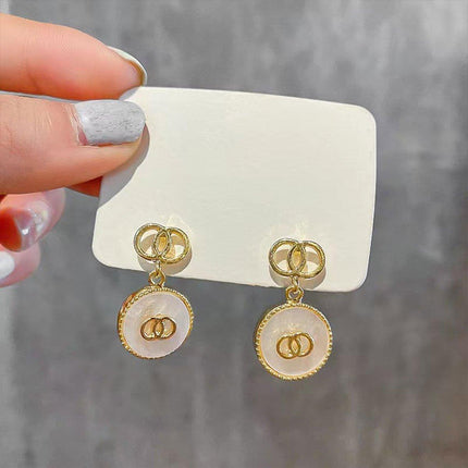 French Retro Vintage Pearl Earrings Hollow Circle High-end Needle Design