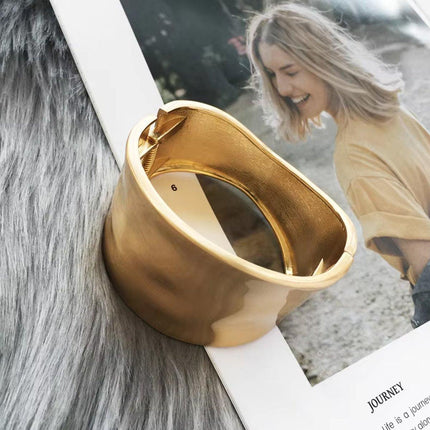 Wide Edge Exaggerated Bangle Fashion Bracelet Vintage Style Premium Jewellery