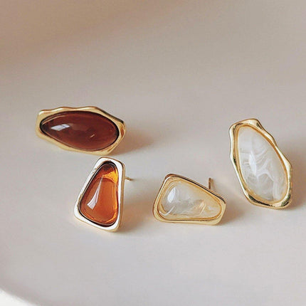 Vintage Acrylic Stud Earrings Fashion Jewelry for Women and Girls Retro Style