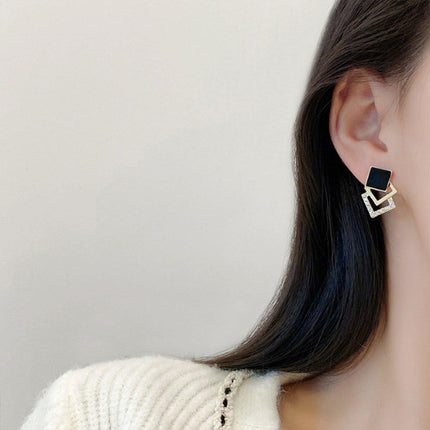 Elegant Geometric Diamond Earrings for Ladies Chic Fashion Jewelry Accessory