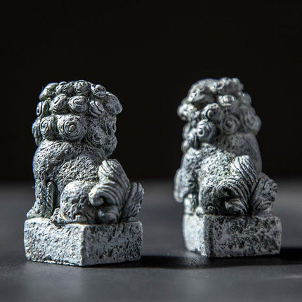 1Pair Elegant Resin Lion Statues Creative Home Decor Coffee Table Ornament Small