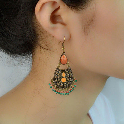 Retro Court Style Geometric Leaf Earrings Elegant Vintage Jewelry for Women Gift